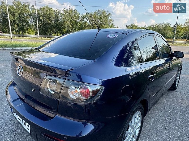 Седан Mazda 3 2009 в Днепре