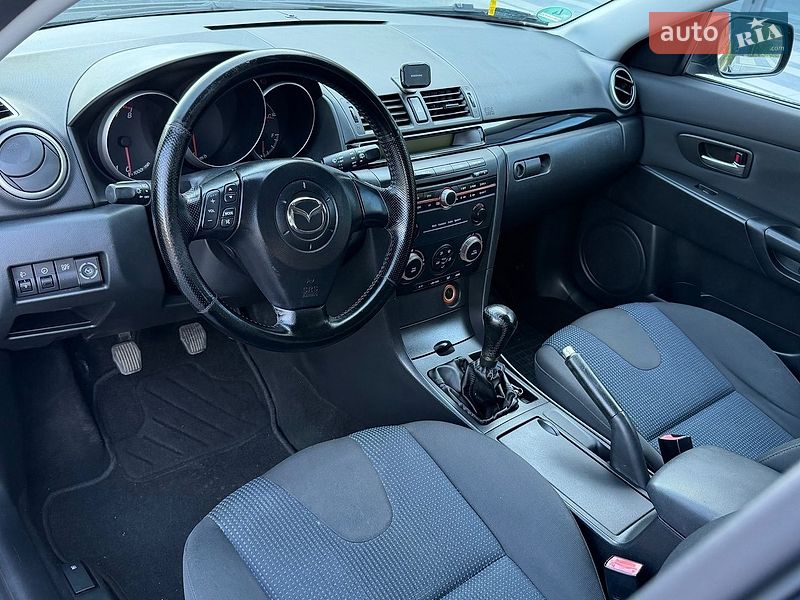 Хэтчбек Mazda 3 2003 в Луцке