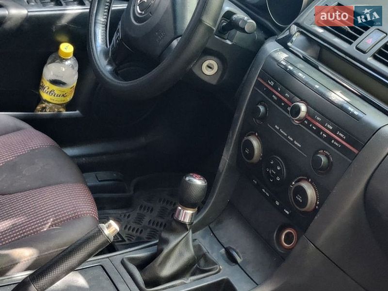 Седан Mazda 3 2004 в Дніпрі