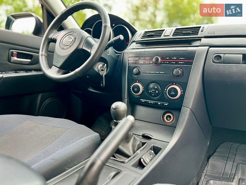 Хэтчбек Mazda 3 2004 в Львове