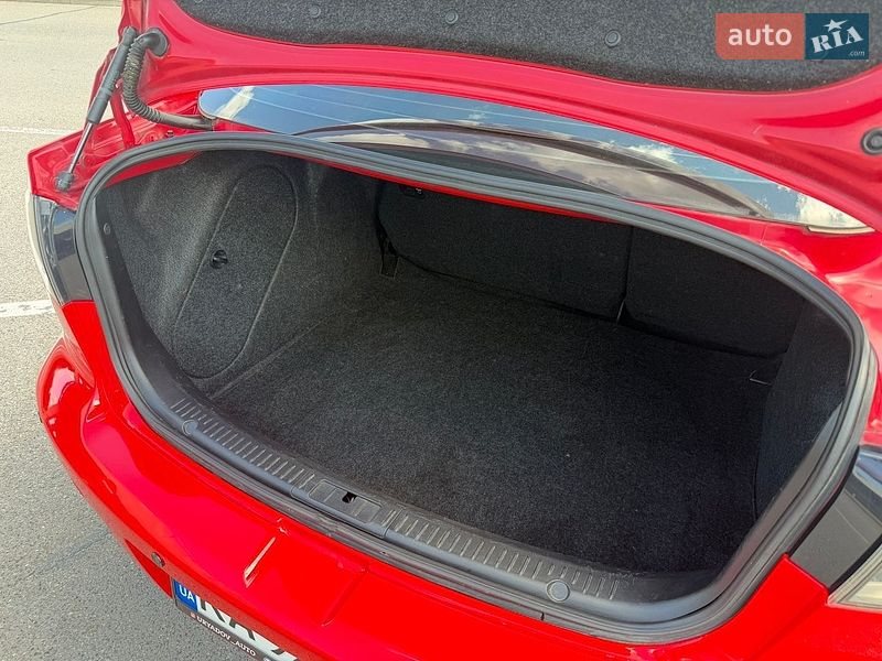 Седан Mazda 3 2008 в Києві