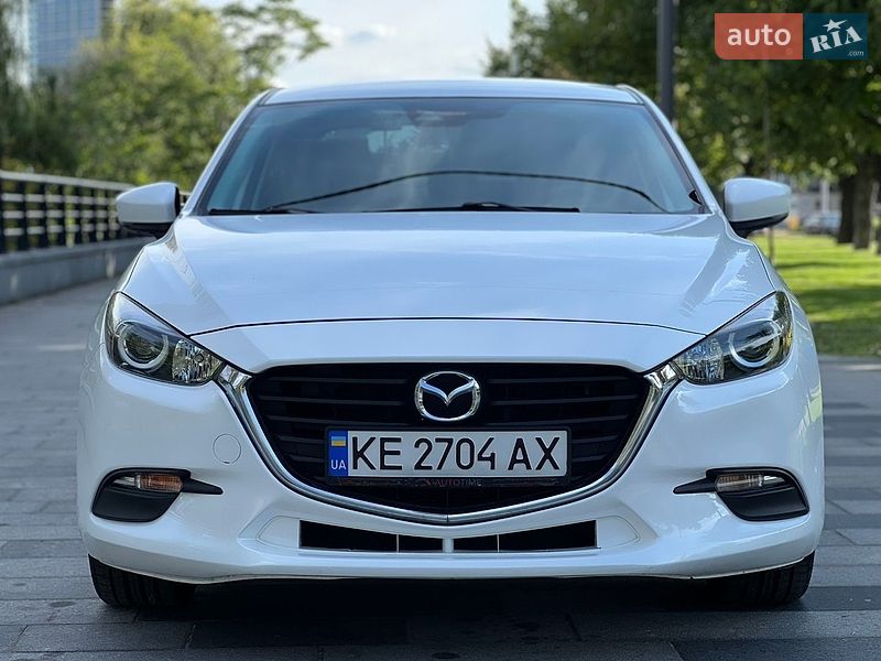 Седан Mazda 3 2018 в Днепре