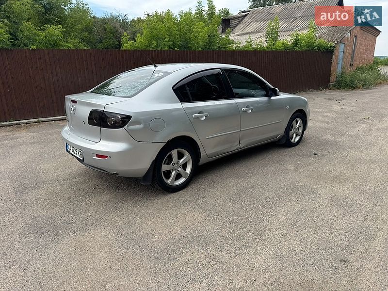 Седан Mazda 3 2006 в Городищеві