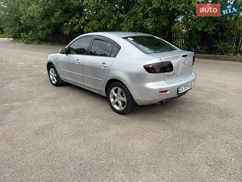 Седан Mazda 3 2006 в Городищеві
