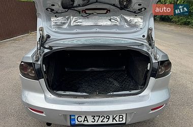 Седан Mazda 3 2006 в Городищеві