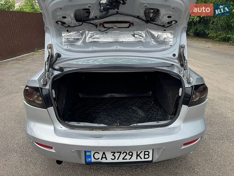 Седан Mazda 3 2006 в Городищеві