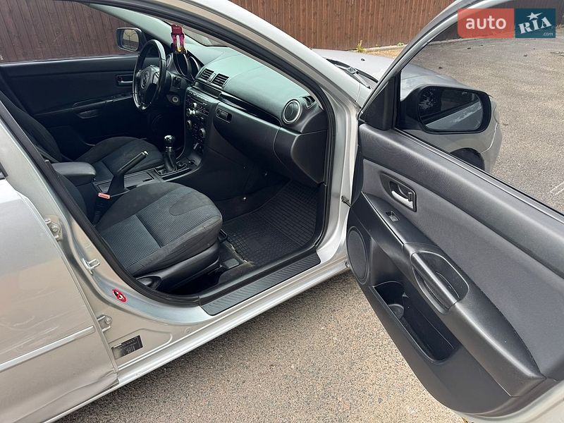 Седан Mazda 3 2006 в Городищеві