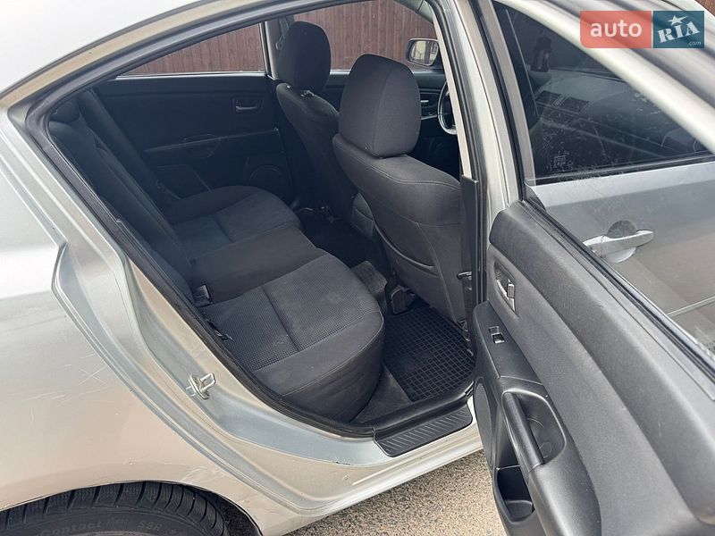 Седан Mazda 3 2006 в Городищеві
