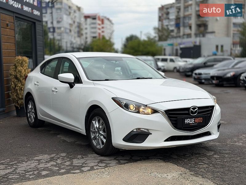 Седан Mazda 3 2015 в Шептицькому