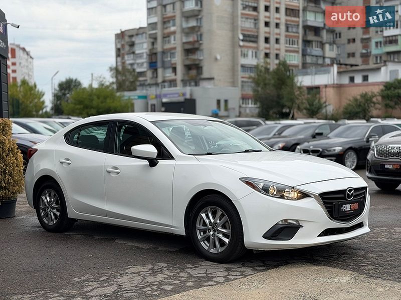 Седан Mazda 3 2015 в Шептицькому