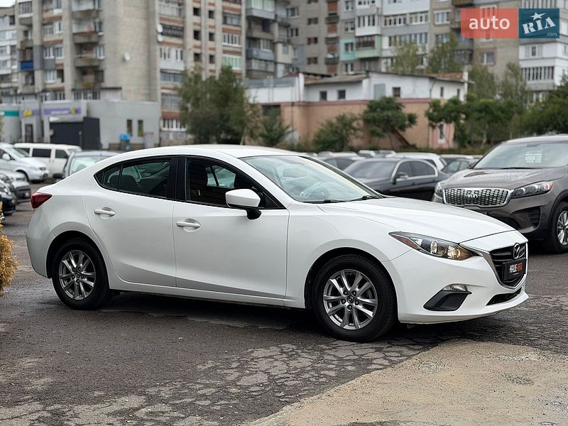 Седан Mazda 3 2015 в Шептицькому