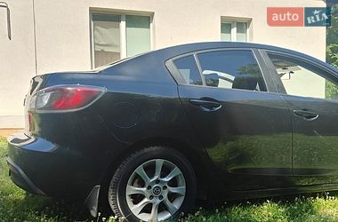Седан Mazda 3 2010 в Чернівцях