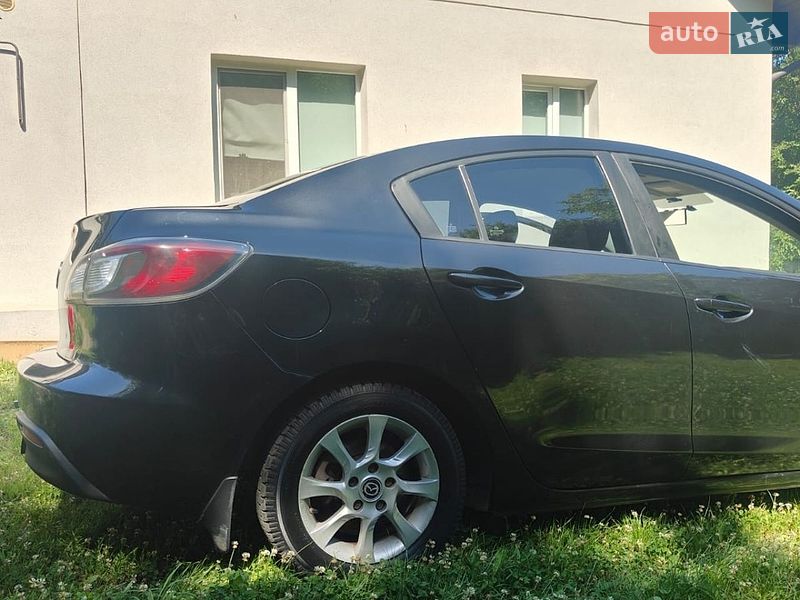 Седан Mazda 3 2010 в Чернівцях