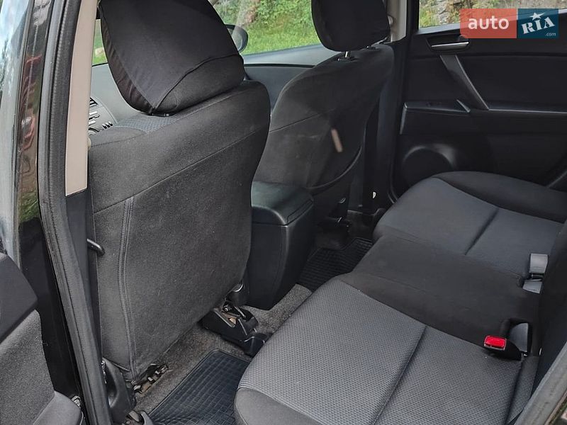 Седан Mazda 3 2010 в Чернівцях