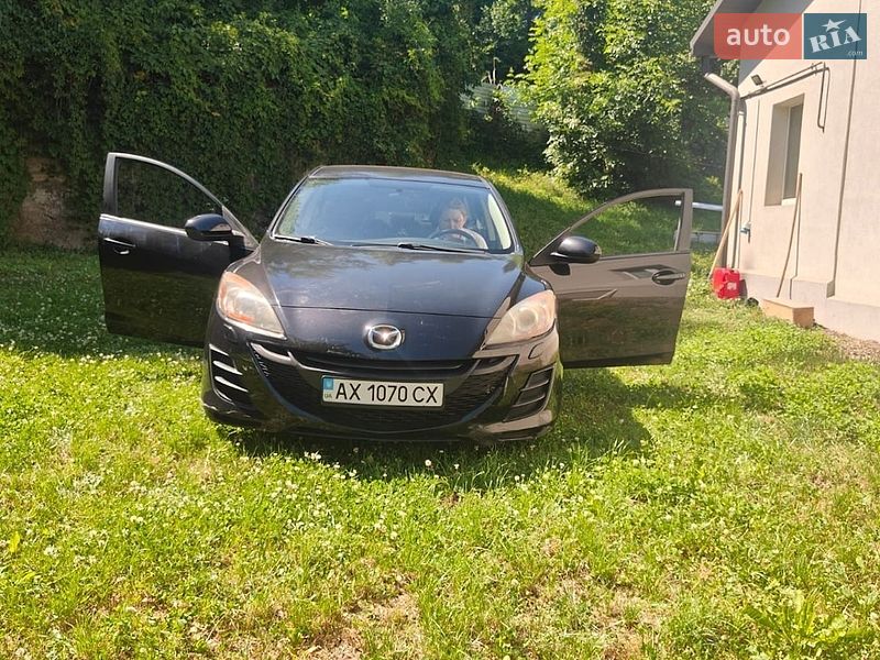Седан Mazda 3 2010 в Чернівцях