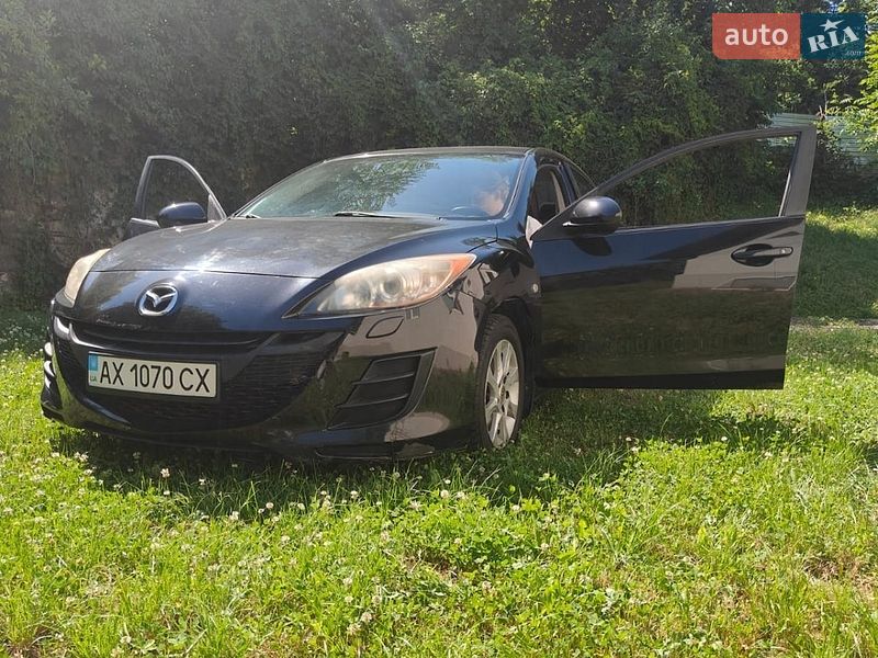 Седан Mazda 3 2010 в Черновцах