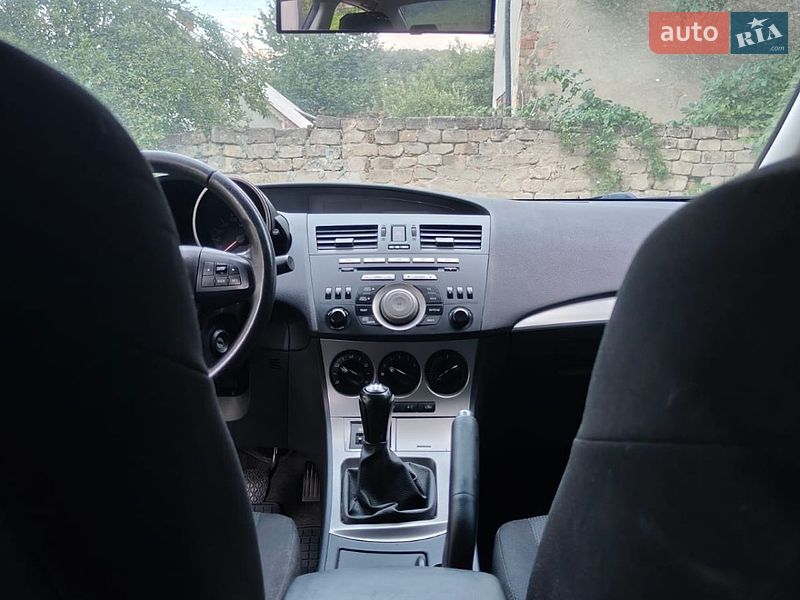 Седан Mazda 3 2010 в Чернівцях
