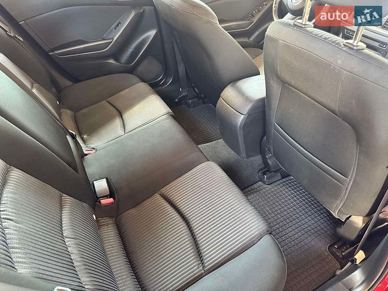 Седан Mazda 3 2015 в Перемышлянах