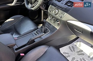 Седан Mazda 3 2013 в Смілі