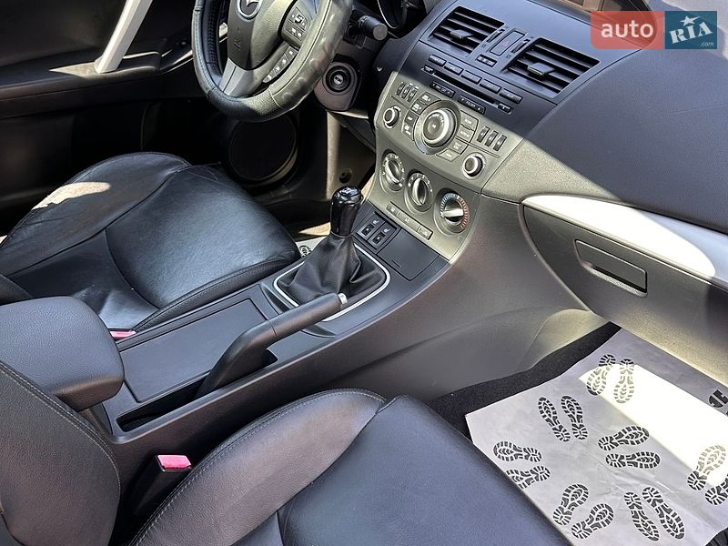 Седан Mazda 3 2013 в Смілі