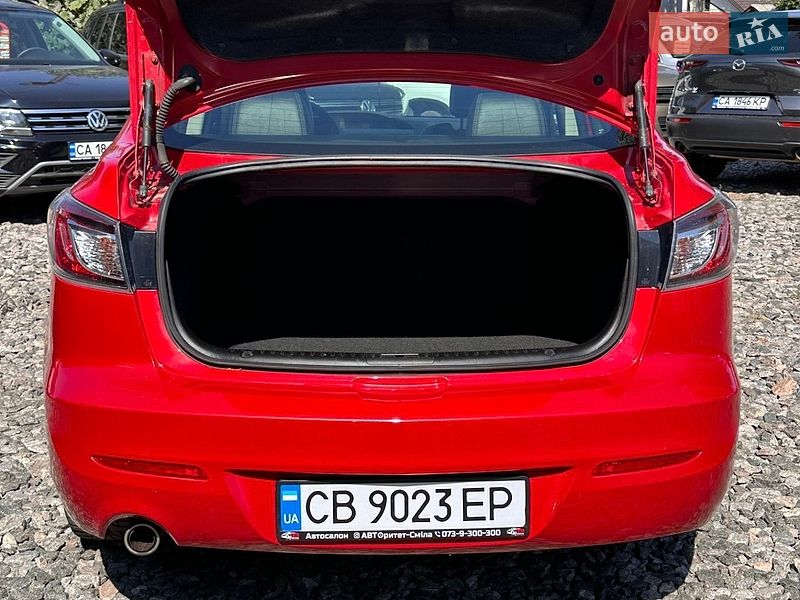 Седан Mazda 3 2013 в Смілі