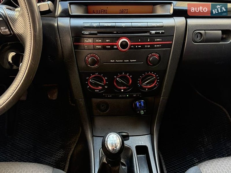 Седан Mazda 3 2004 в Каменец-Подольском