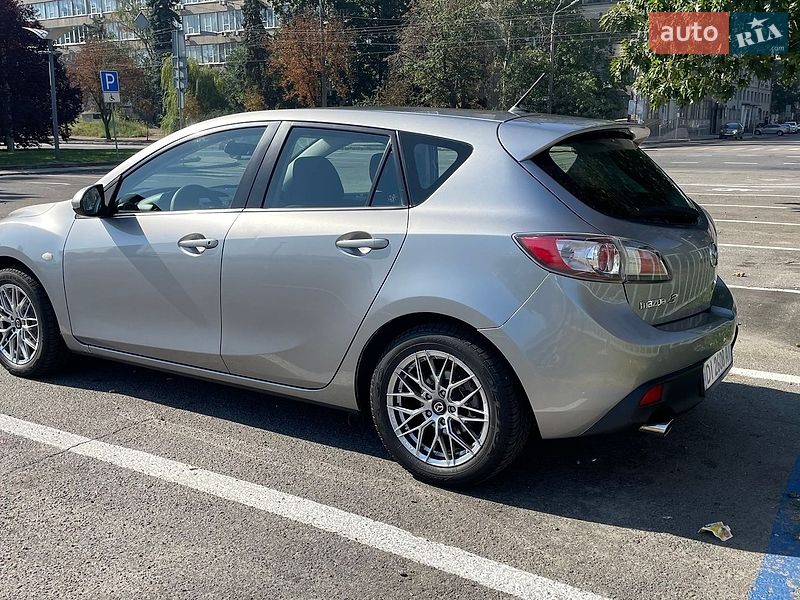 Хэтчбек Mazda 3 2010 в Днепре