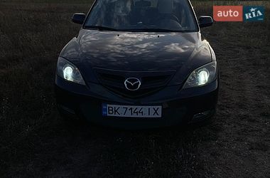 Хетчбек Mazda 3 2007 в Сарнах