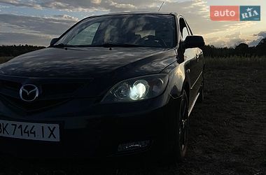 Хетчбек Mazda 3 2007 в Сарнах