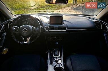 Седан Mazda 3 2015 в Василькове