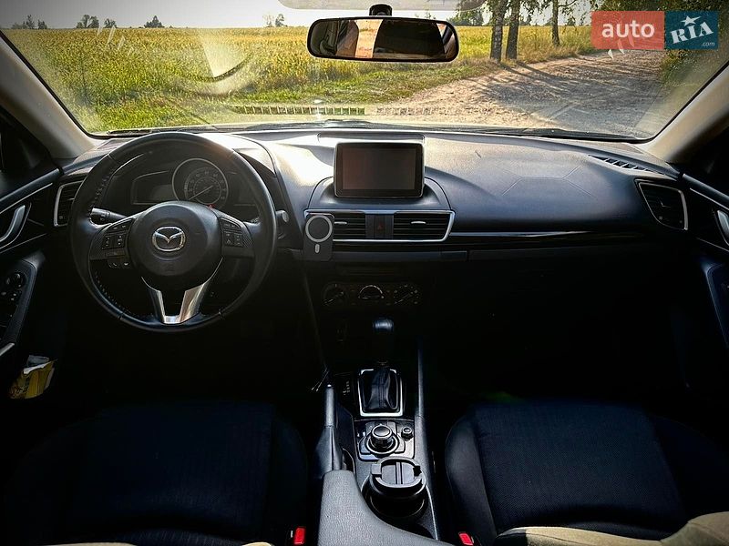 Седан Mazda 3 2015 в Василькове