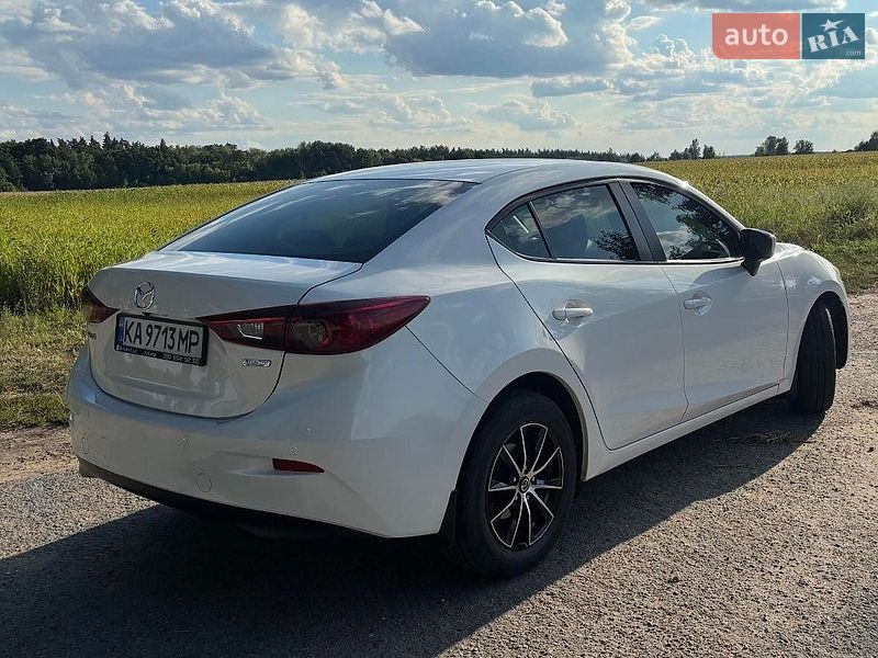 Седан Mazda 3 2015 в Василькове