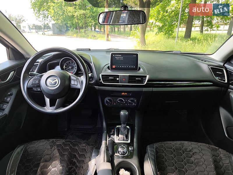 Седан Mazda 3 2016 в Києві