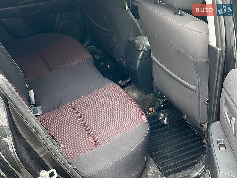 Седан Mazda 3 2005 в Недригайліву