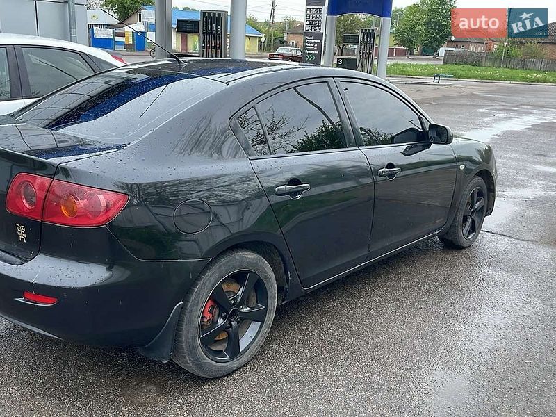 Седан Mazda 3 2005 в Недригайліву
