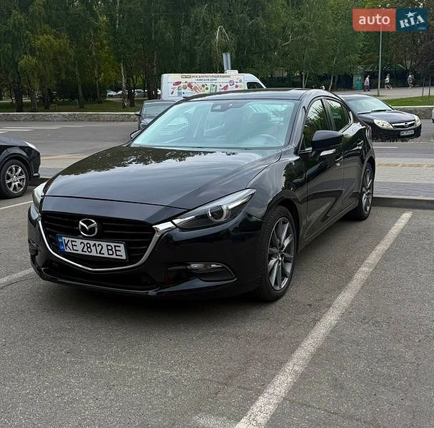 Седан Mazda 3 2018 в Дніпрі