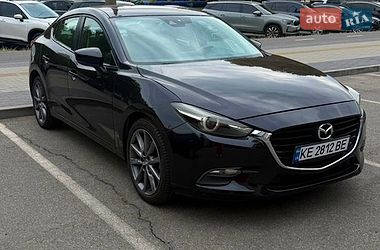 Седан Mazda 3 2018 в Дніпрі