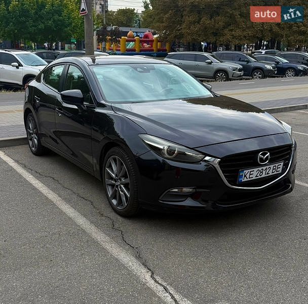 Седан Mazda 3 2018 в Дніпрі