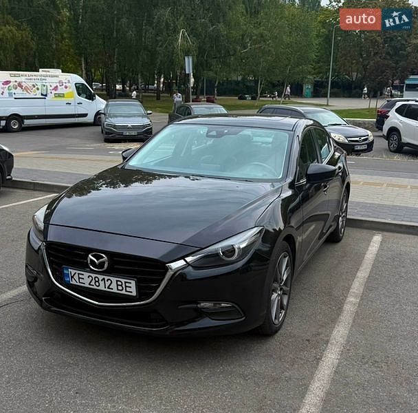Седан Mazda 3 2018 в Дніпрі