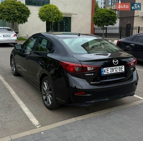 Седан Mazda 3 2018 в Дніпрі