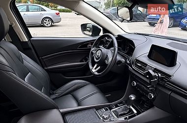Седан Mazda 3 2018 в Дніпрі