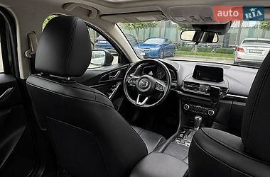 Седан Mazda 3 2018 в Дніпрі