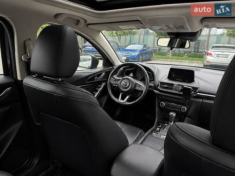 Седан Mazda 3 2018 в Дніпрі