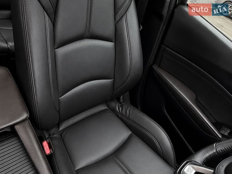 Седан Mazda 3 2018 в Дніпрі