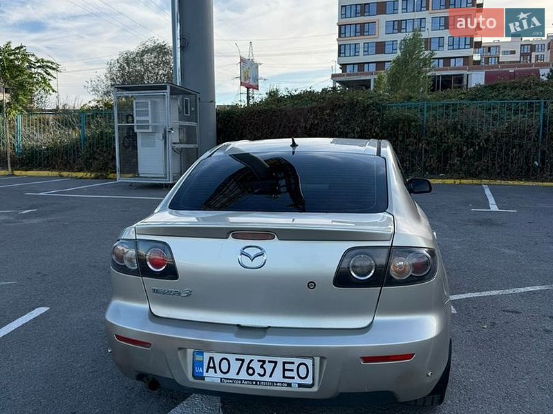 Седан Mazda 3 2006 в Ужгороде