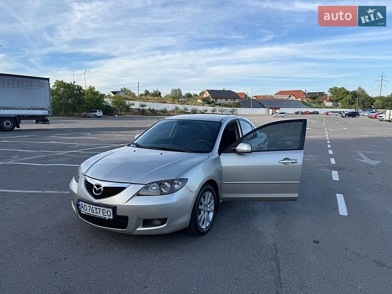 Седан Mazda 3 2006 в Ужгороде