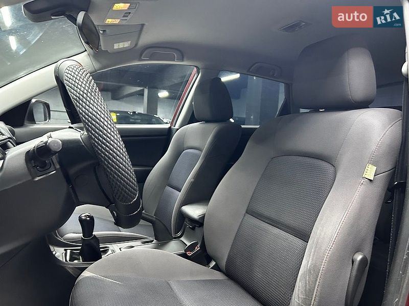 Хетчбек Mazda 3 2008 в Чернівцях