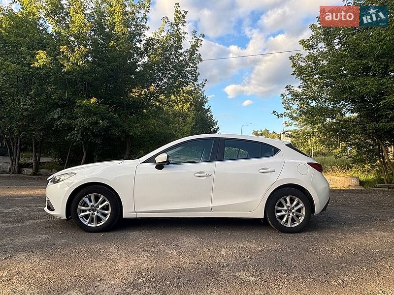 Хэтчбек Mazda 3 2016 в Киеве