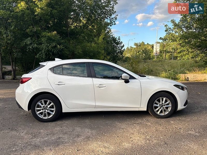 Хэтчбек Mazda 3 2016 в Киеве