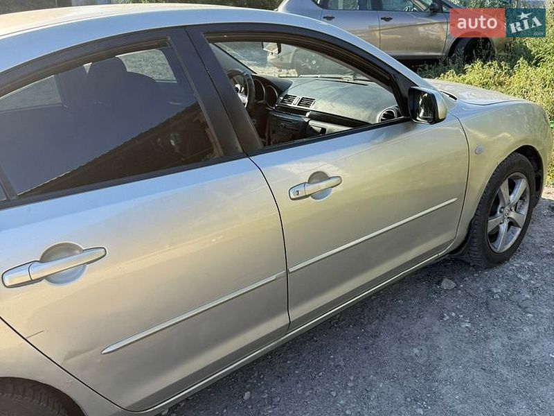 Седан Mazda 3 2006 в Дніпрі